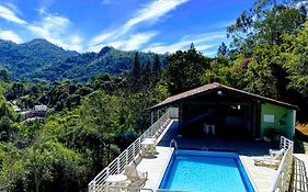 Casas M&G Penedo com vista para a serra